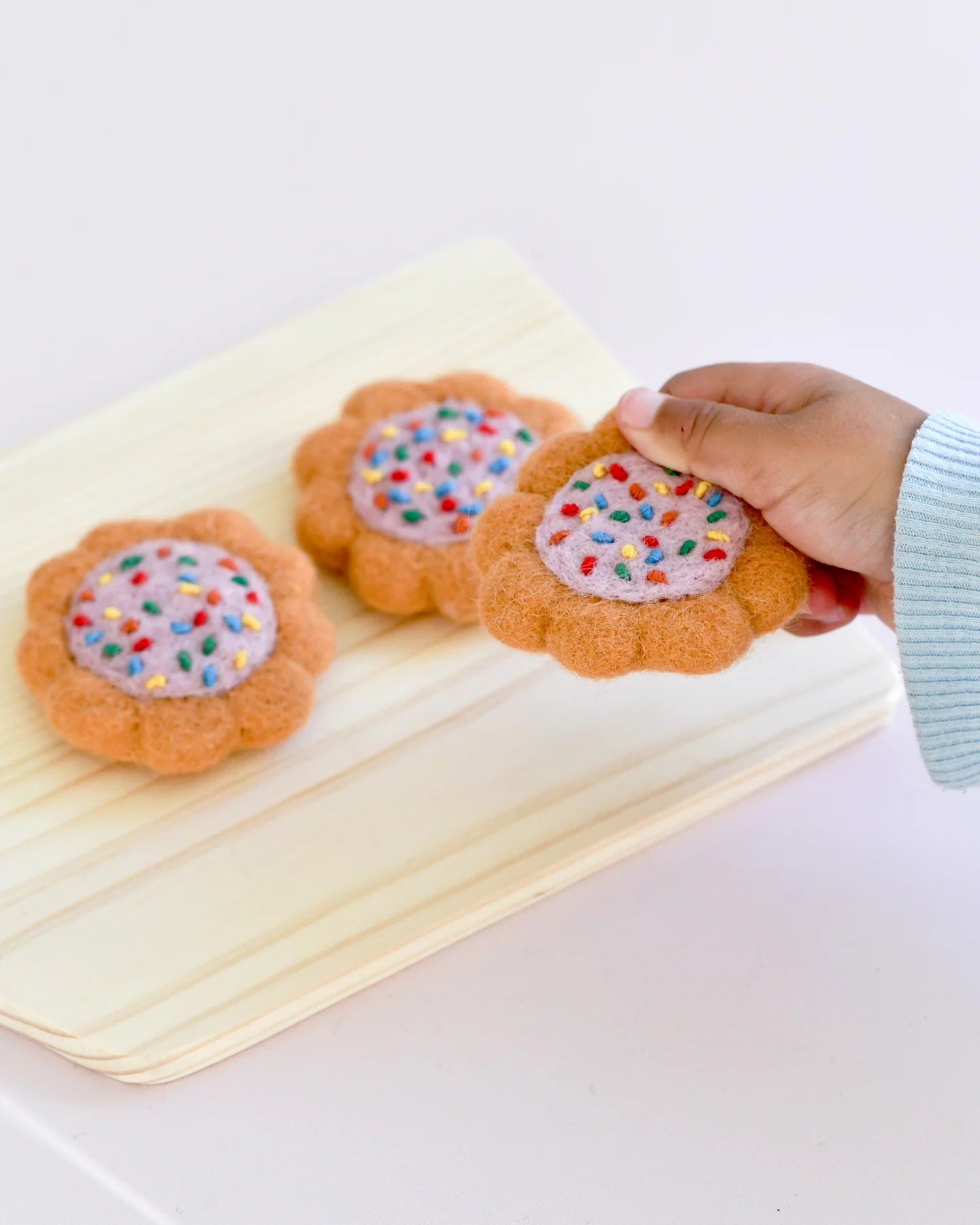 Tara Treasures - Felt 100's and 1000's Biscuits Set of 3