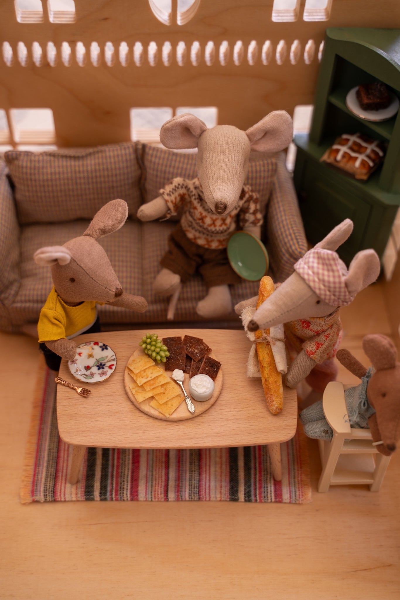 Ratatouille Miniatures - Cracker with Cheese Board