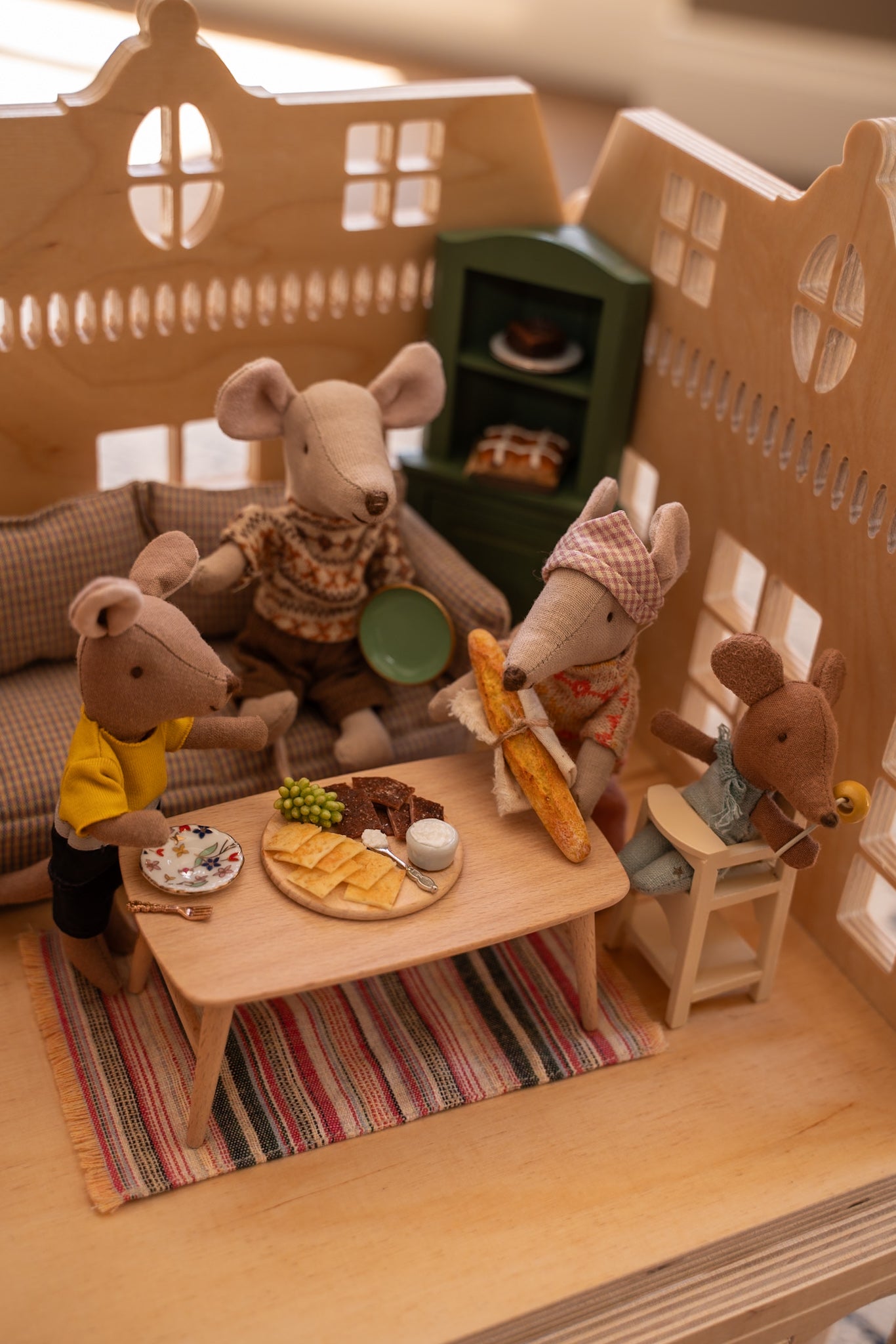 Ratatouille Miniatures - Cracker with Cheese Board