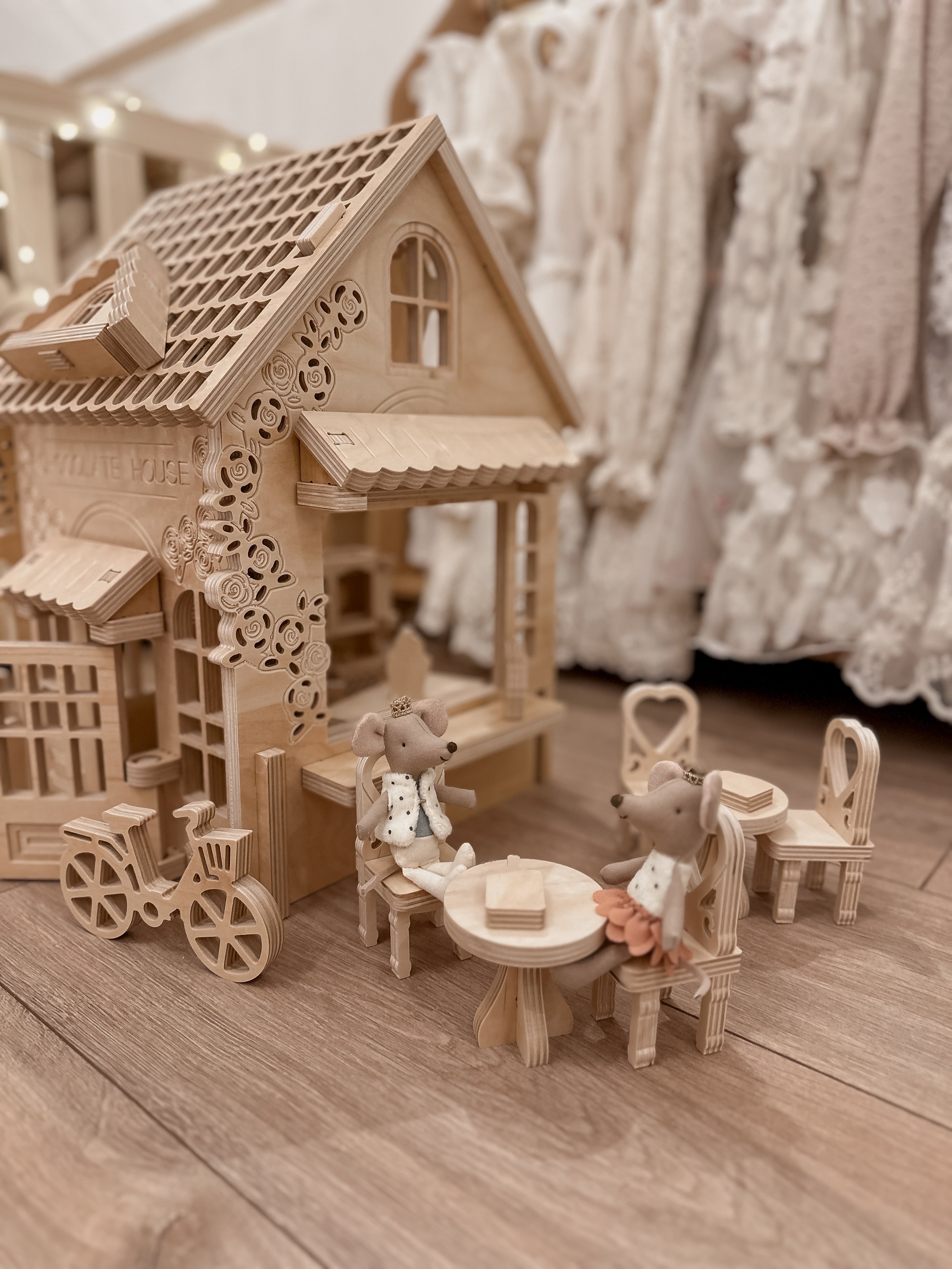 Trele Morele Design - Chocolate House