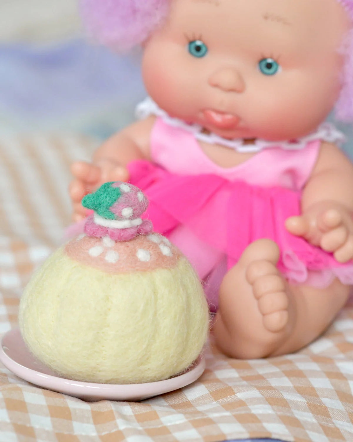 Tara Treasures - Felt Strawberry Bundt Cake
