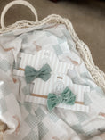 Load image into Gallery viewer, Pop Ya Tot - Goosey Gander Swaddle Wrap