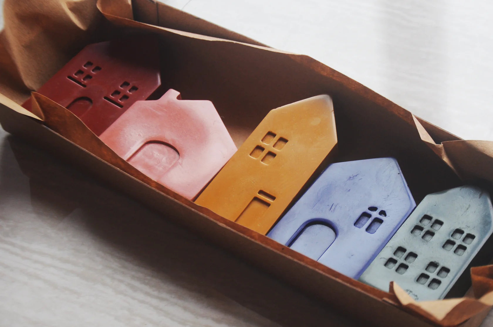 Smilogy - Beeswax Cosy Cabins Crayons Set of 5