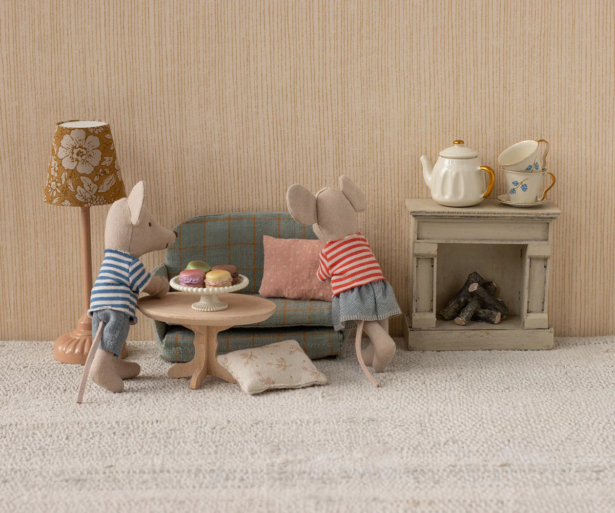 Maileg - Oval Coffee Table for Mouse Natural