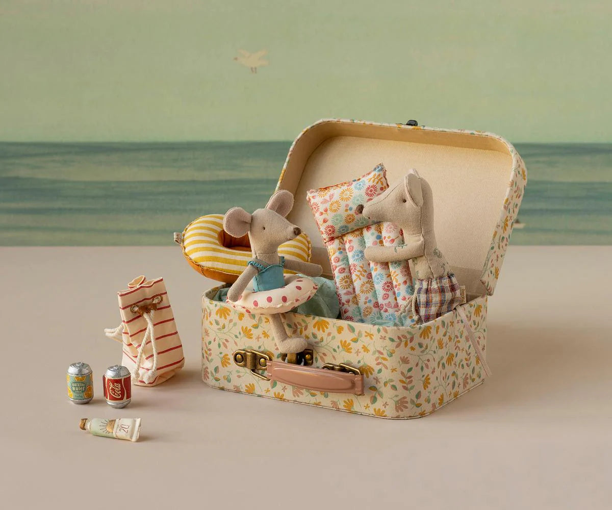Maileg - Beach Mouse with Air Mattress Dad