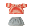 Load image into Gallery viewer, Maileg - Knitted Sweater and Skirt for Big Sister Mouse