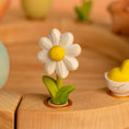 Load image into Gallery viewer, Bumbu Toys - Festive Daisy Decoration