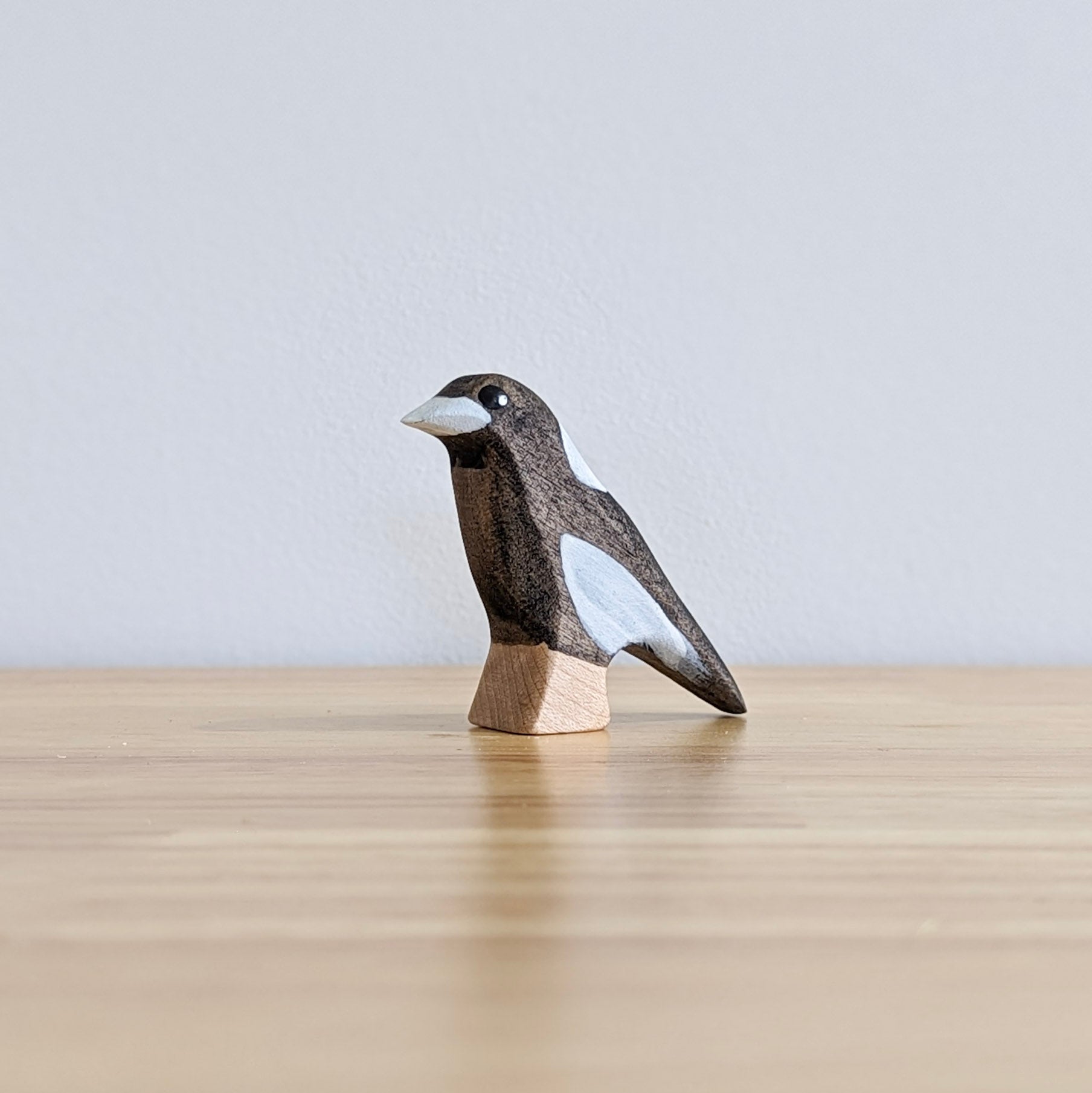 Nom Handcrafted Magpie - Cheeky Junior
