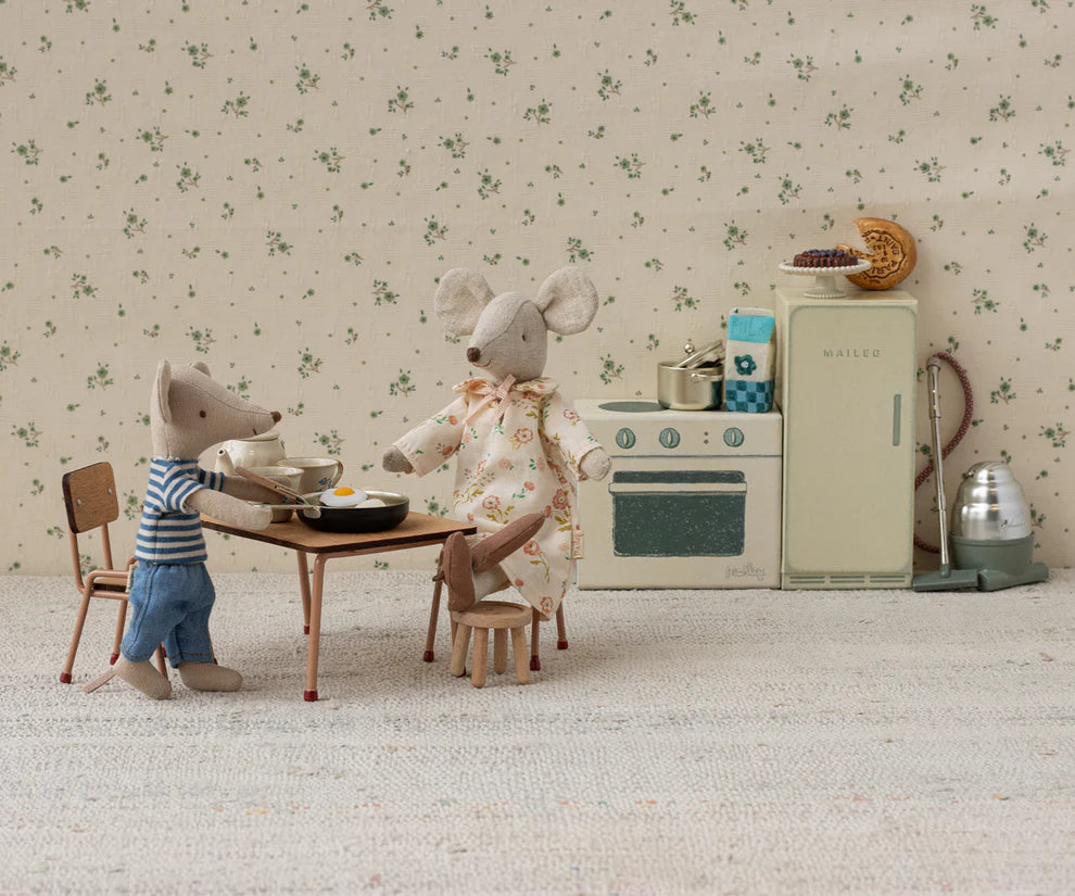 Maileg - Table and Chair Set for Mouse Dark Powder