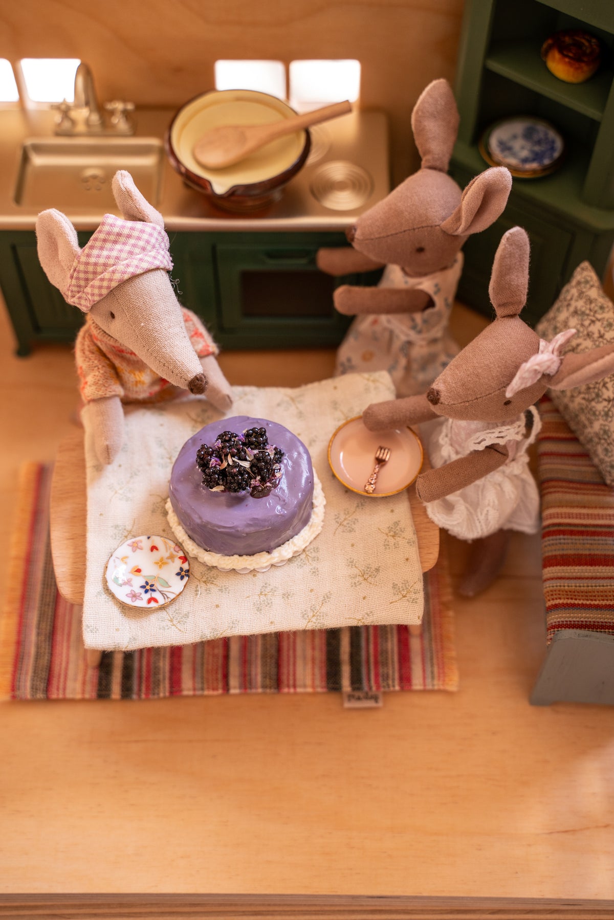 Ratatouille Miniatures - Blackberry Cake
