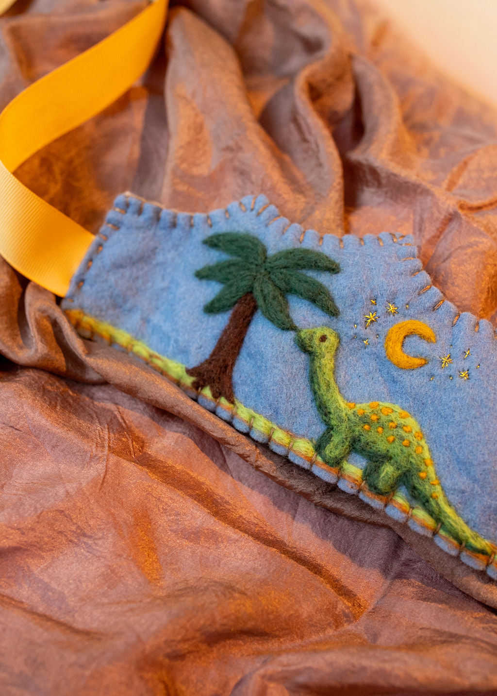 Wild Solas - Celebration Crown Dinosaur