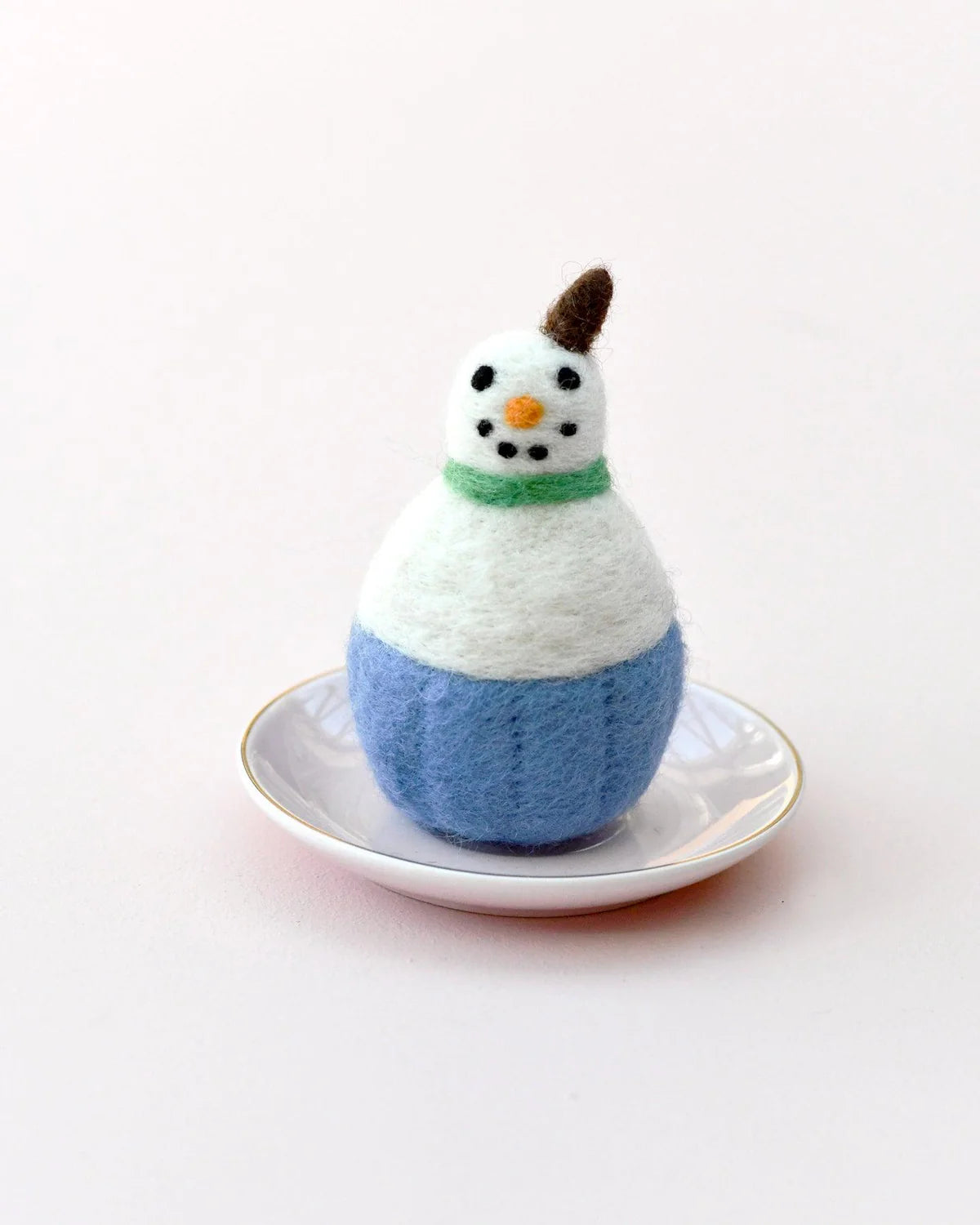 Tara Treasures - Felt Snowman Cupcake
