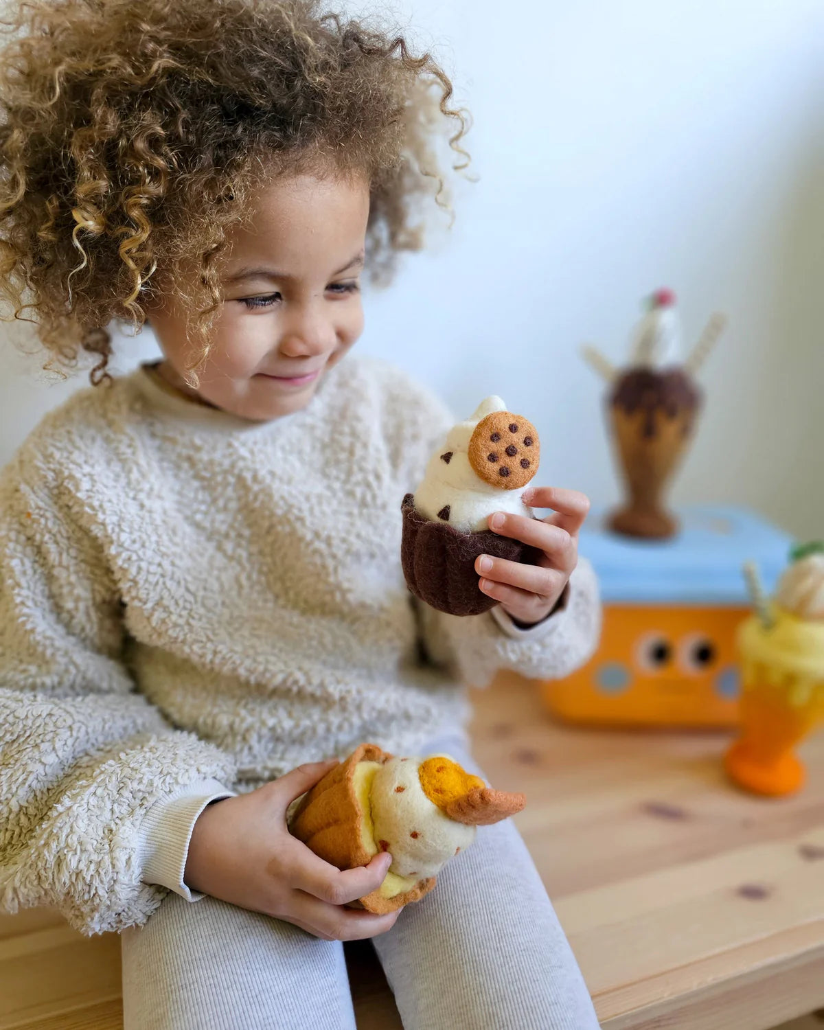 Tara Treasures - Felt Giant Cookies and Cream Cupcake