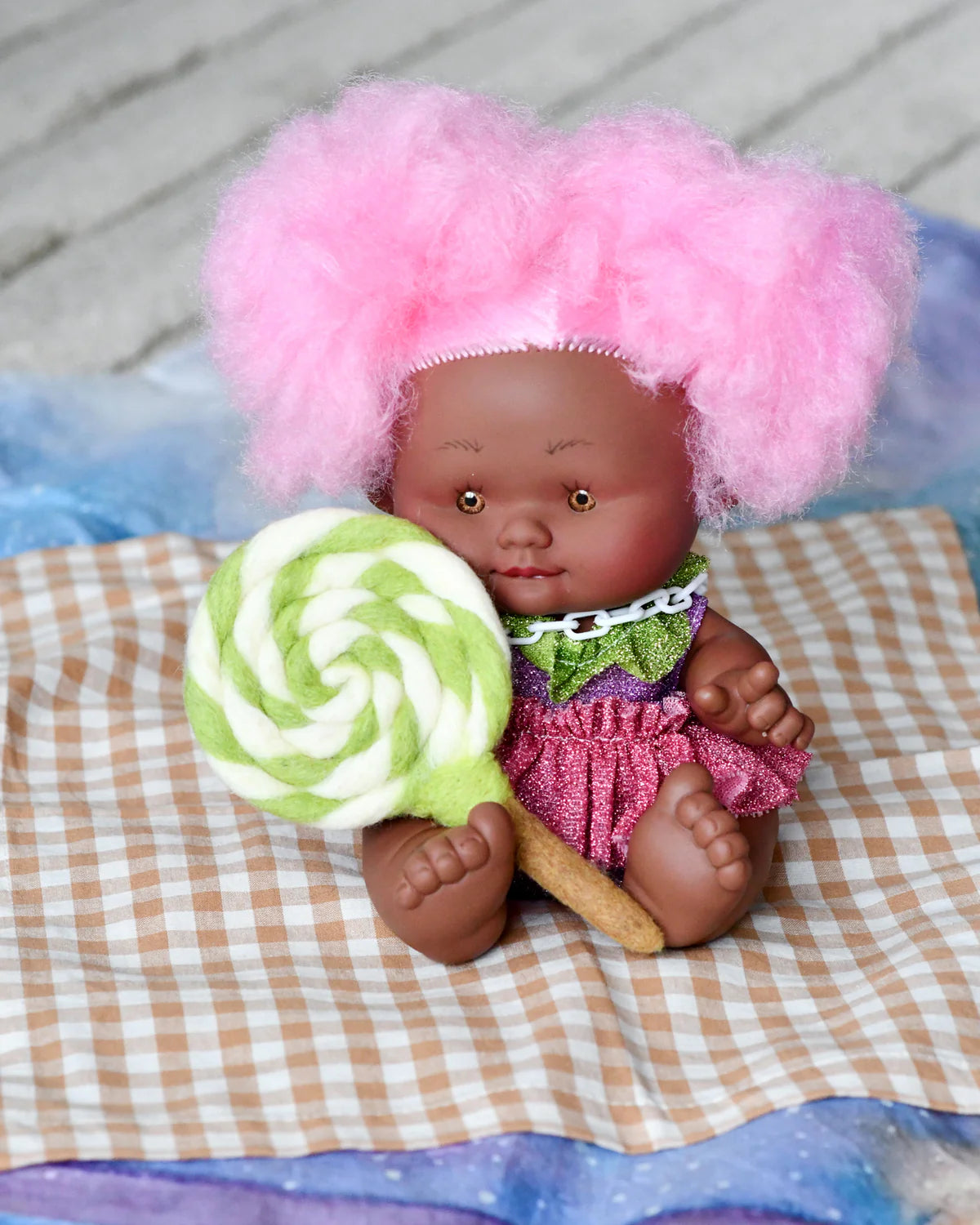 Tara Treasures - Felt Green and White Swirl Lollipop