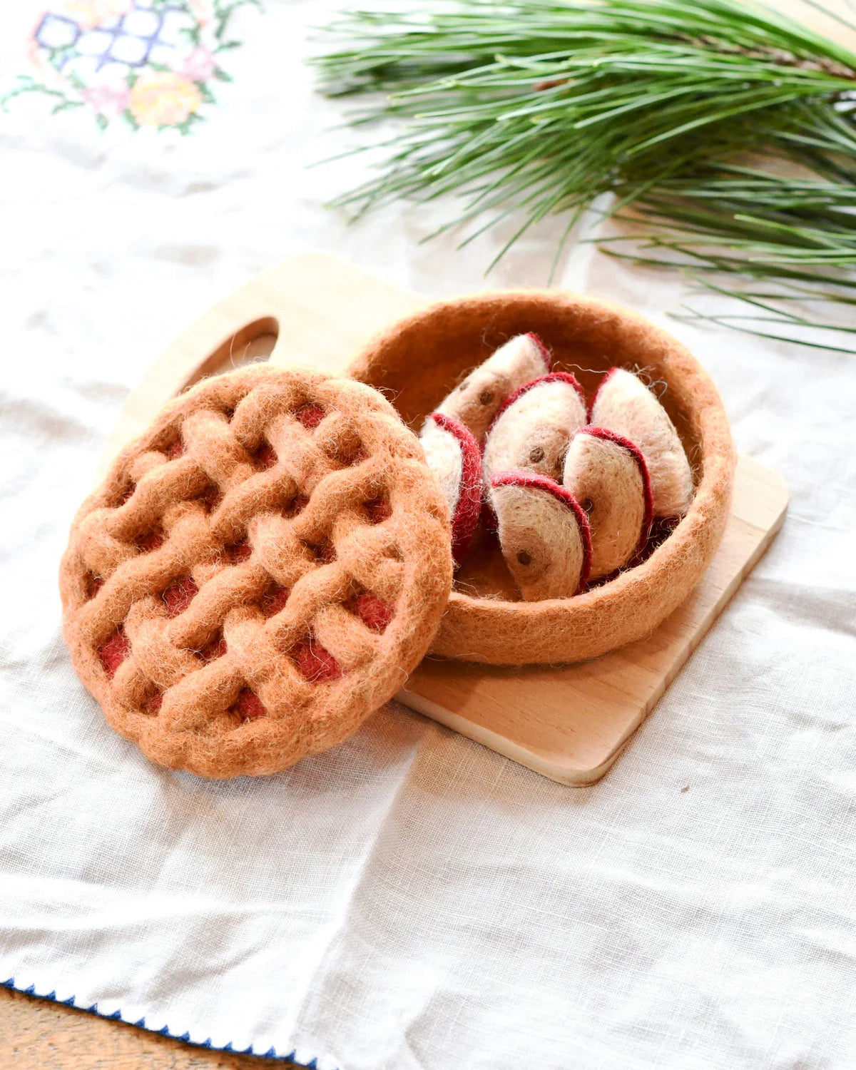 Tara Treasures - Felt Apple Pie Set