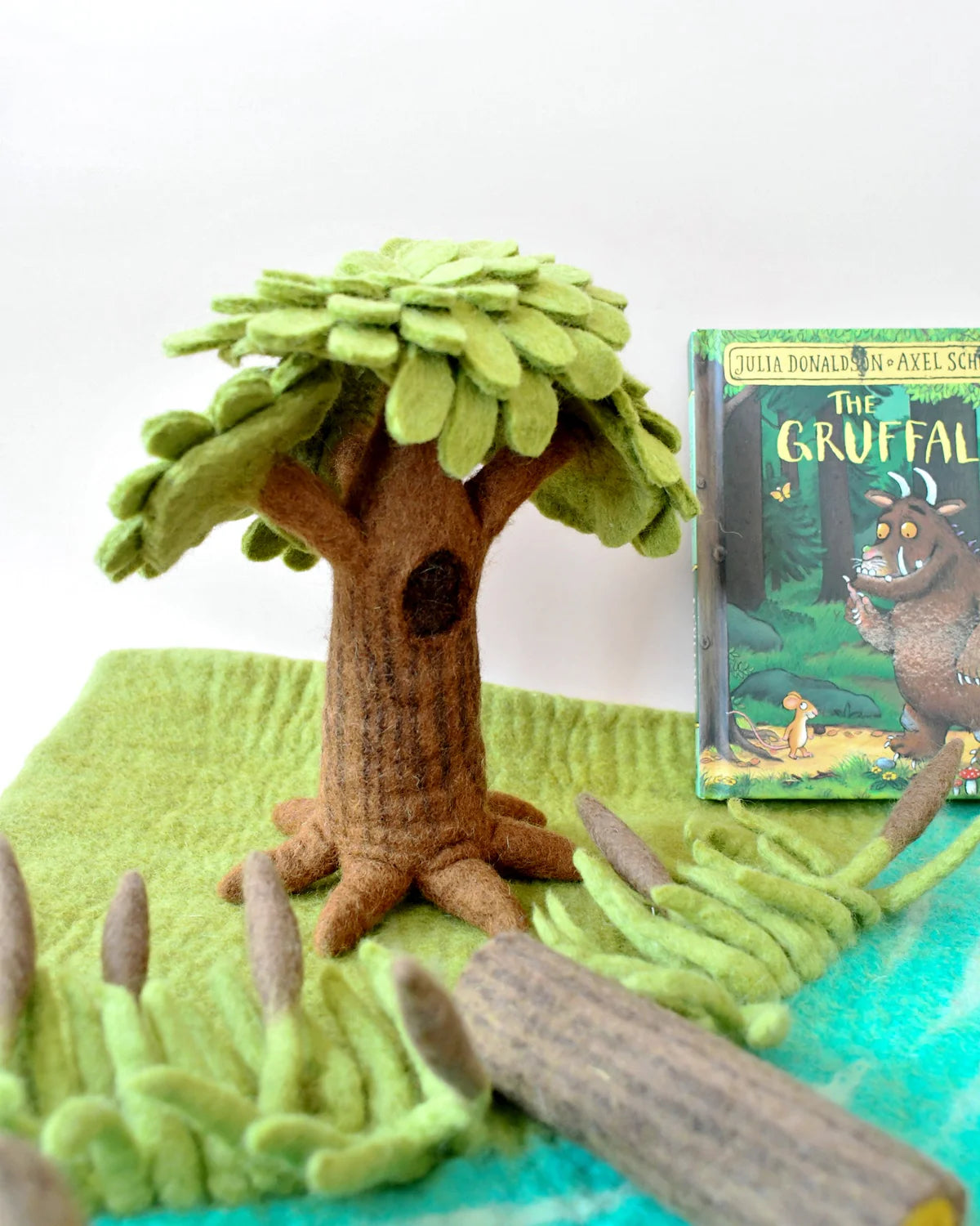 Tara Treasures - The Gruffalo® Playscape Play Mat