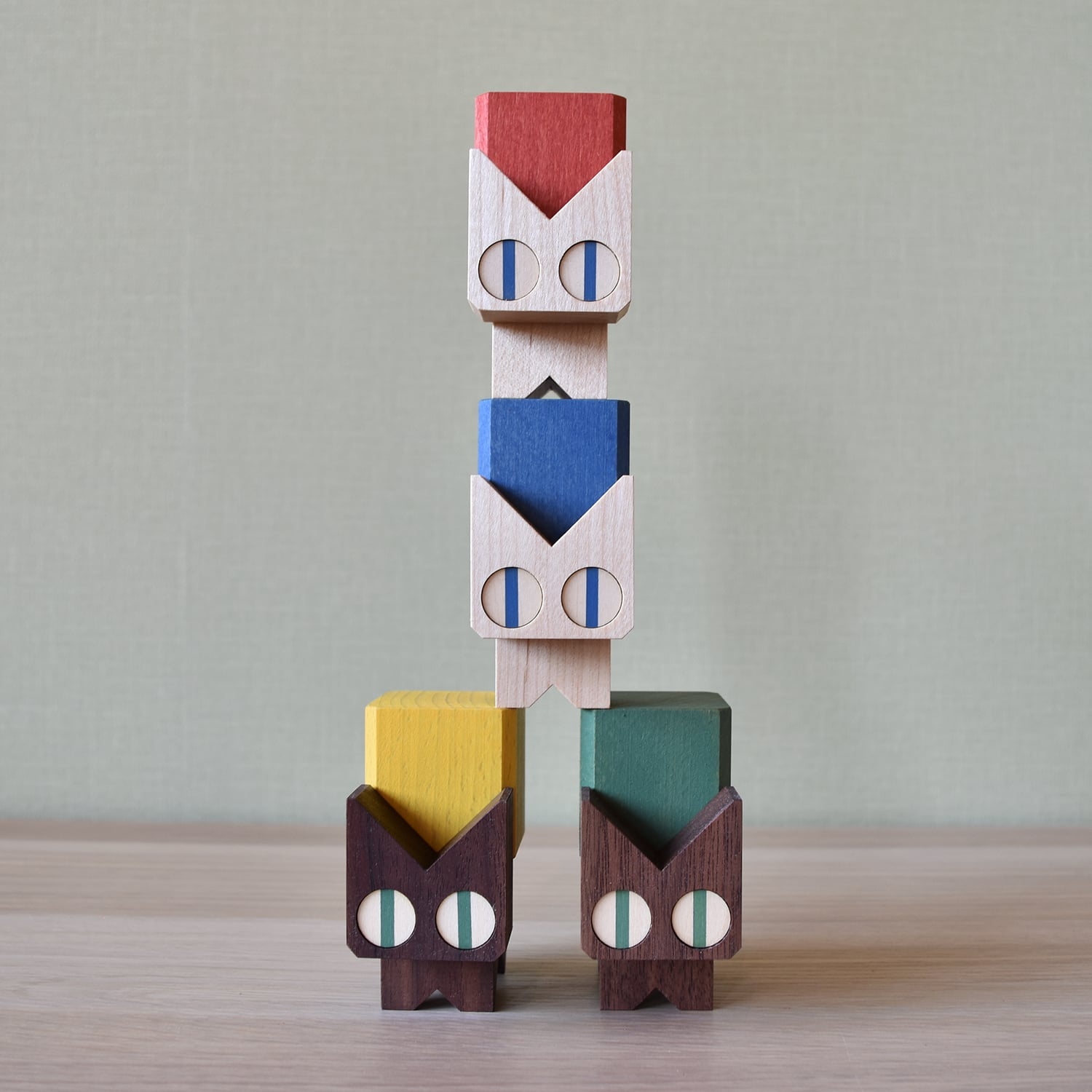 Comomg - Neko Block Walnut PRE-ORDER 1/9
