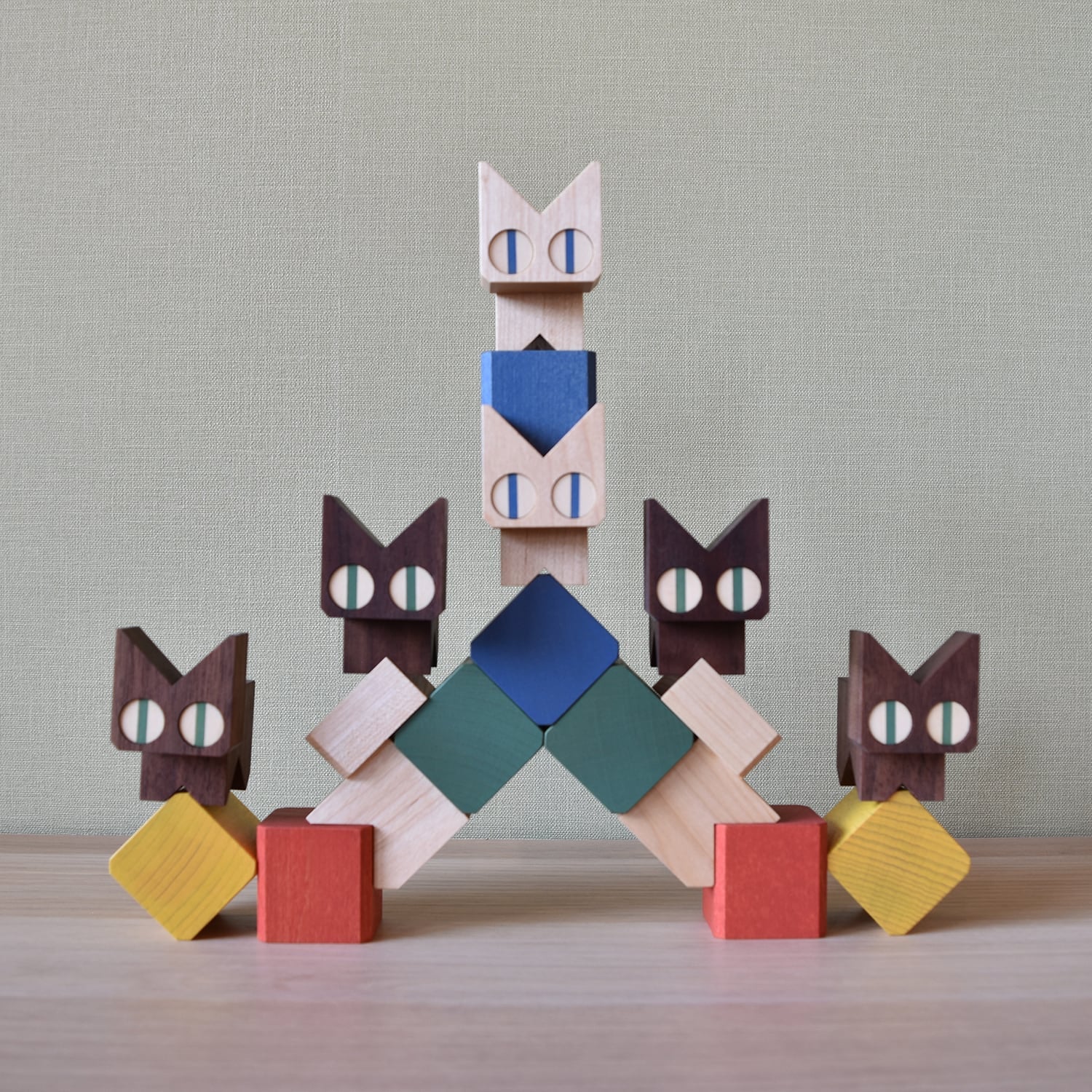 Comomg - Neko Block Walnut