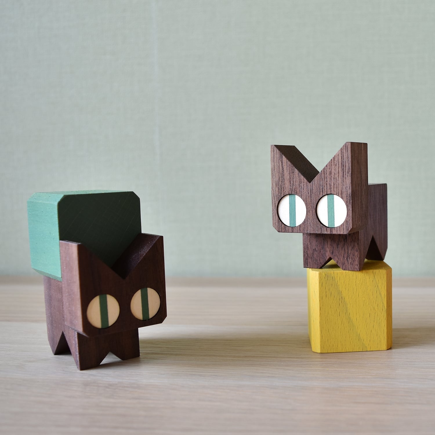 Comomg - Neko Block Walnut