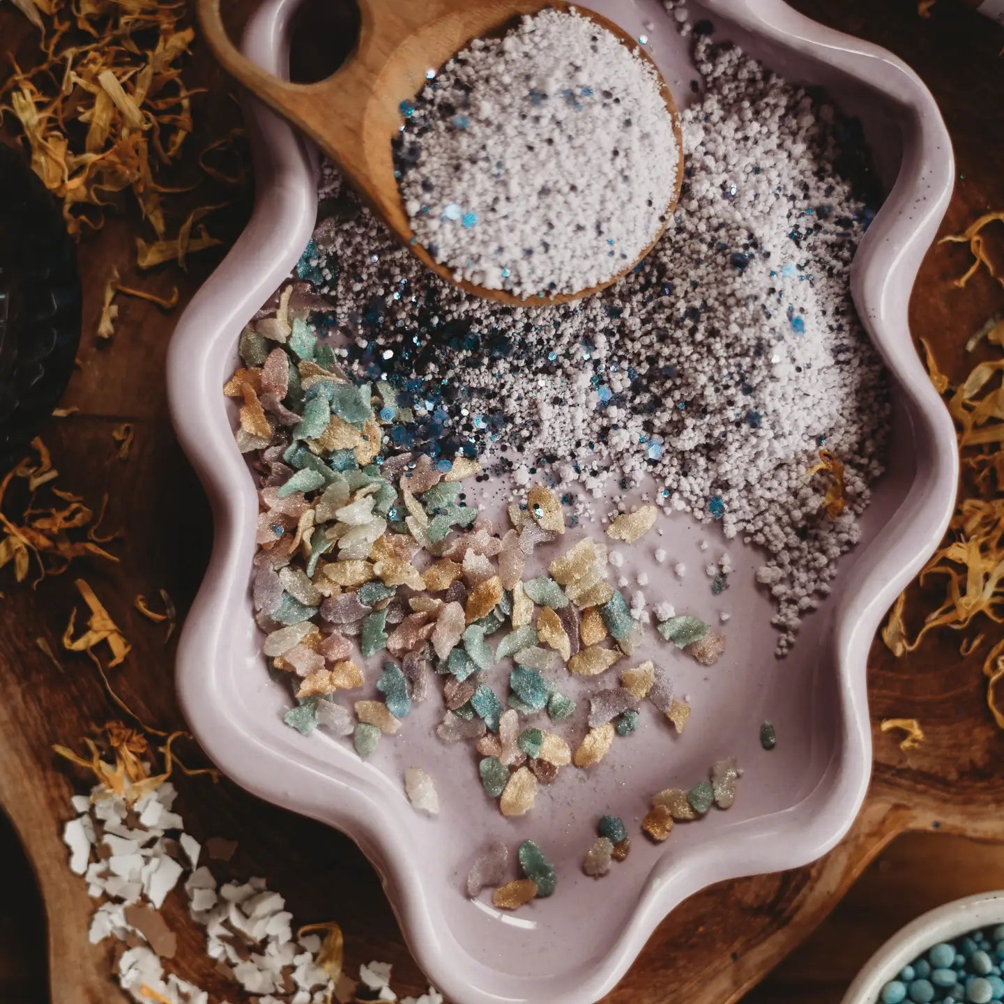 The Saltwater Collective - Iridescent Scales Mermaid Scales 85g