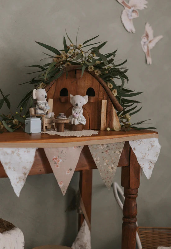 Rugaroo - The Doe Koala