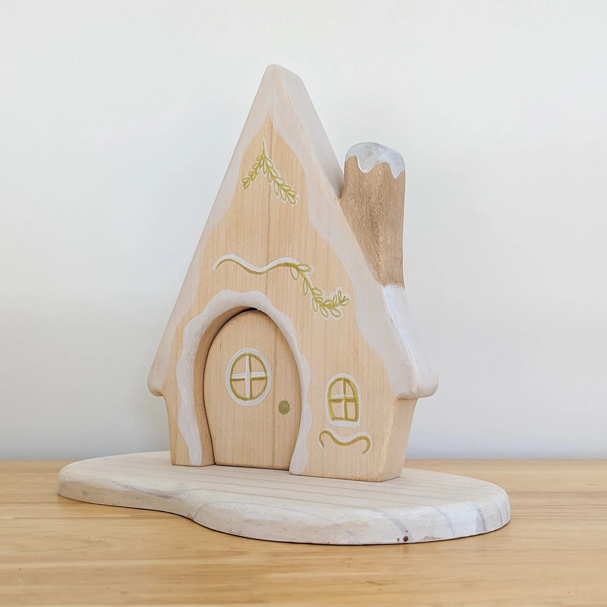 NOM Handcrafted - Gingerbread House