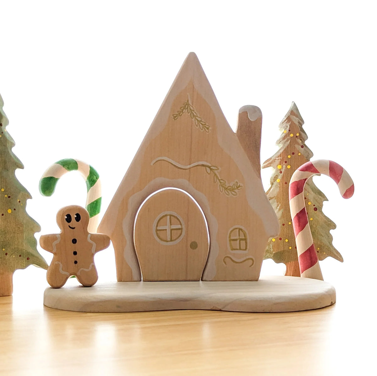 NOM Handcrafted - Gingerbread House