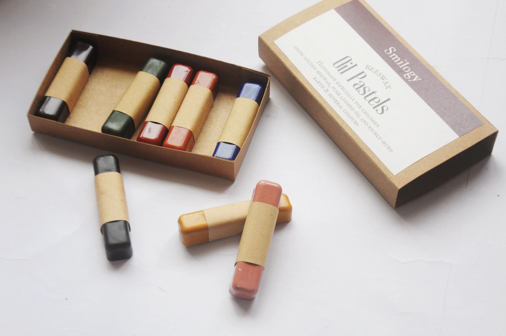 Smilogy - Handmade Beeswax Oil Pastels Set of 8
