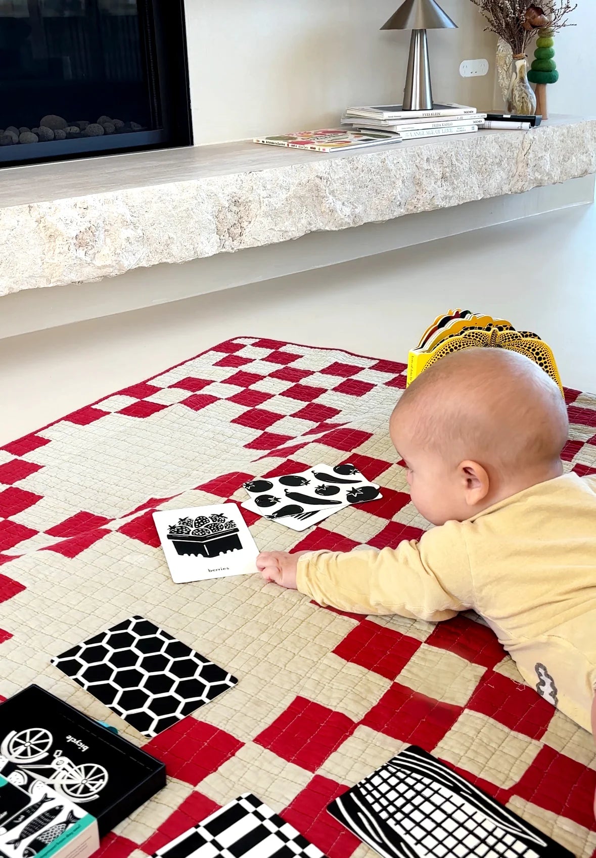 Lauren Sissons Studio - High Contrast Flashcards for Baby