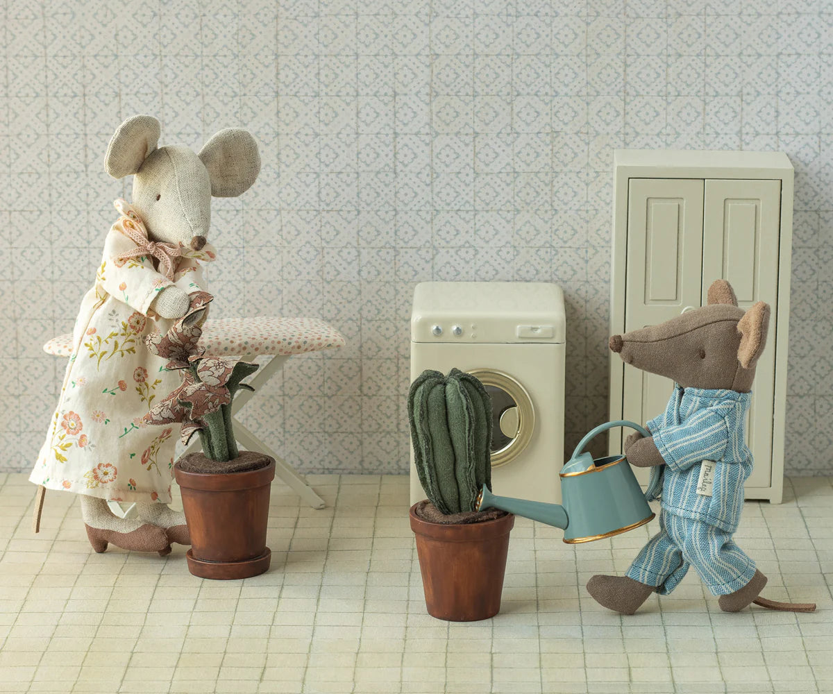 Maileg - Watering Can for Mouse Light Blue