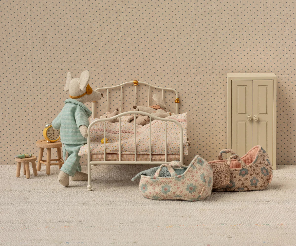 Maileg - Vintage Double Bed for Mouse Off-White