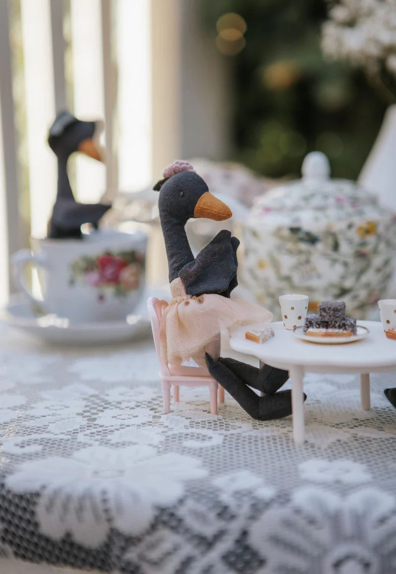 Rugaroo - The Bush Florist Ballerina Black Swan ‘Wattle’