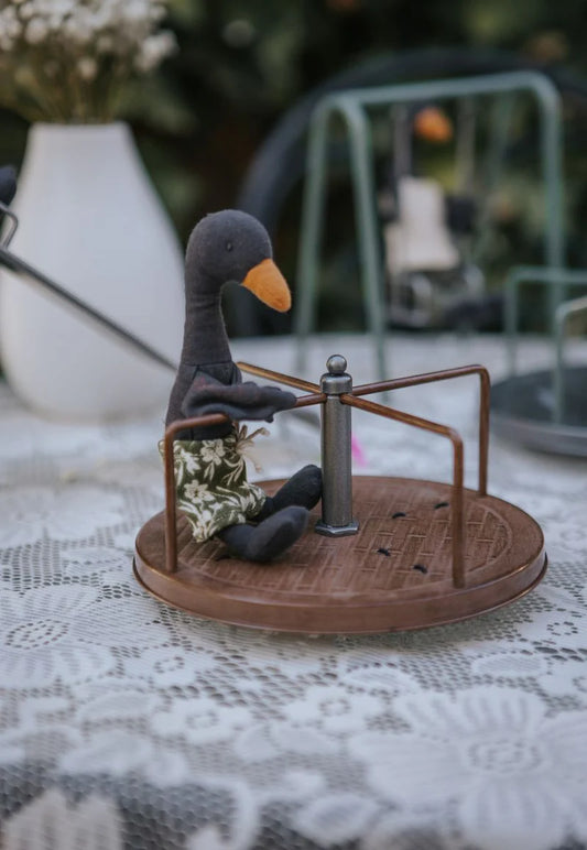 Rugaroo - The Sunbaking Black Swan ‘Byron’