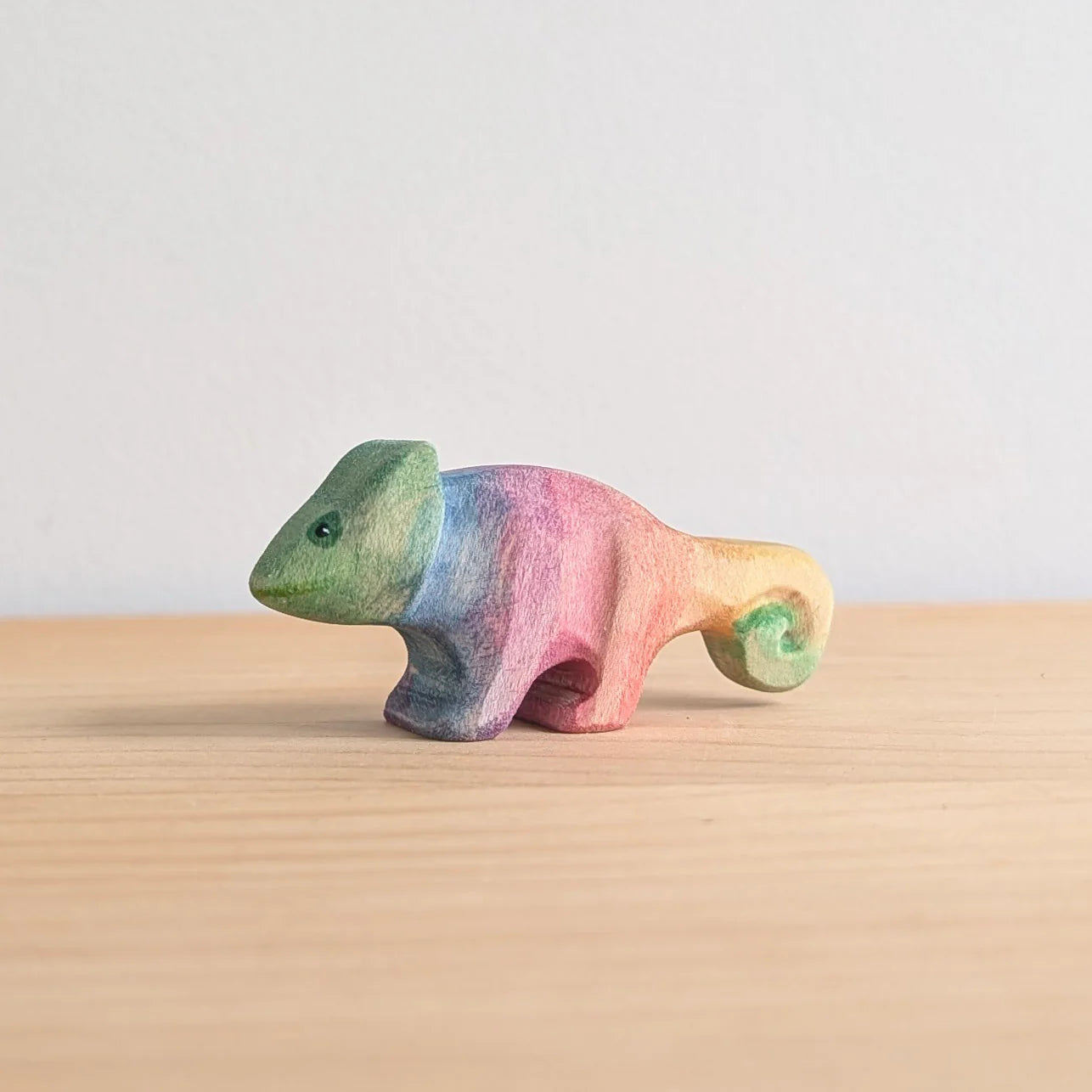 NOM Handcrafted - Chameleon Rainbow