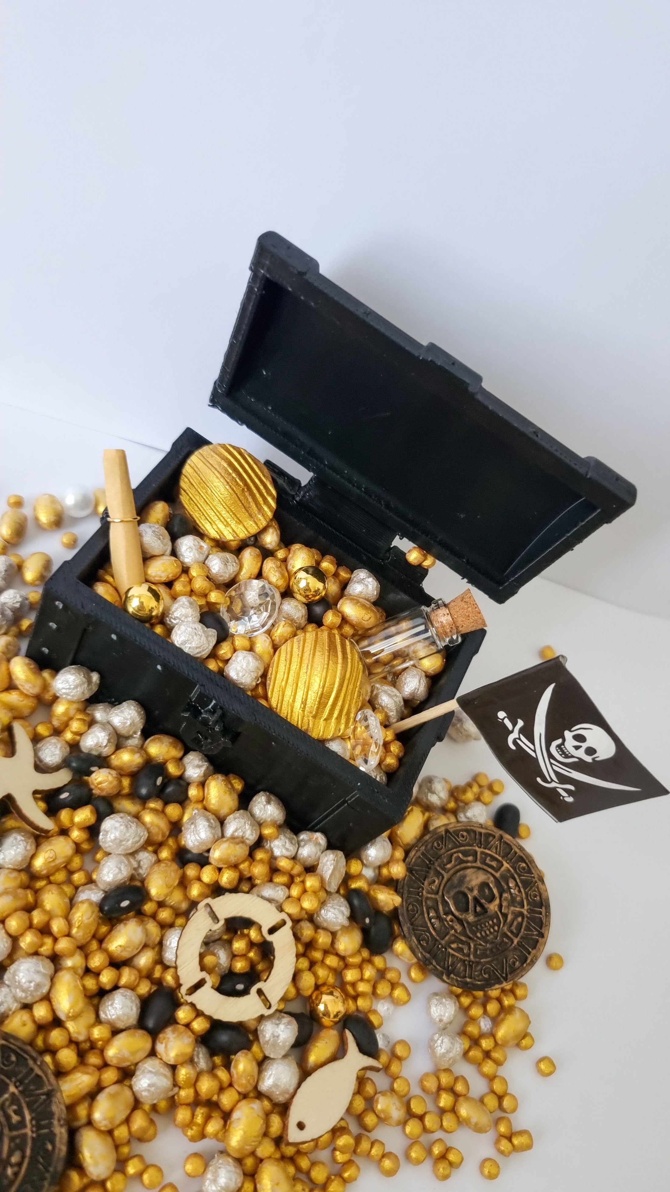 Curious by Nature - Pirate Treasure Sensory Base with Pirate Chest 450g