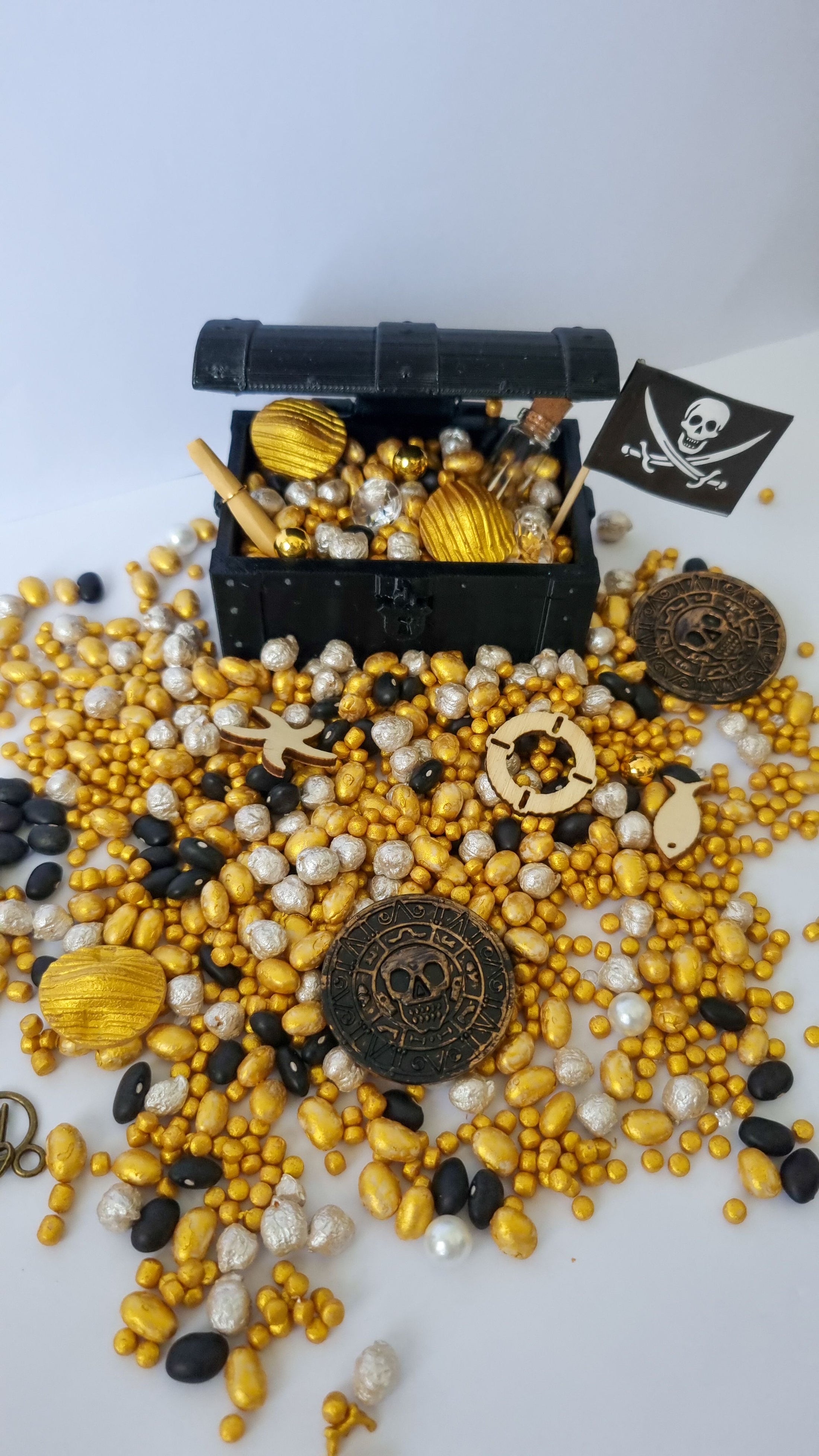 Curious by Nature - Pirate Treasure Sensory Base with Pirate Chest 450g