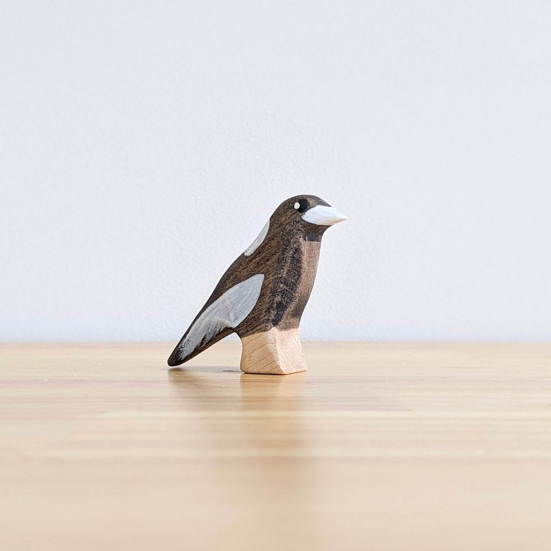 Nom Handcrafted Magpie - Cheeky Junior