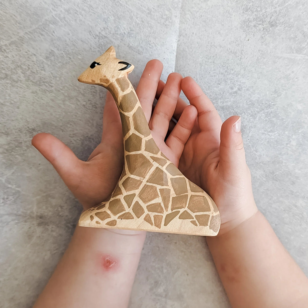 NOM Handcrafted - Giraffe Sitting