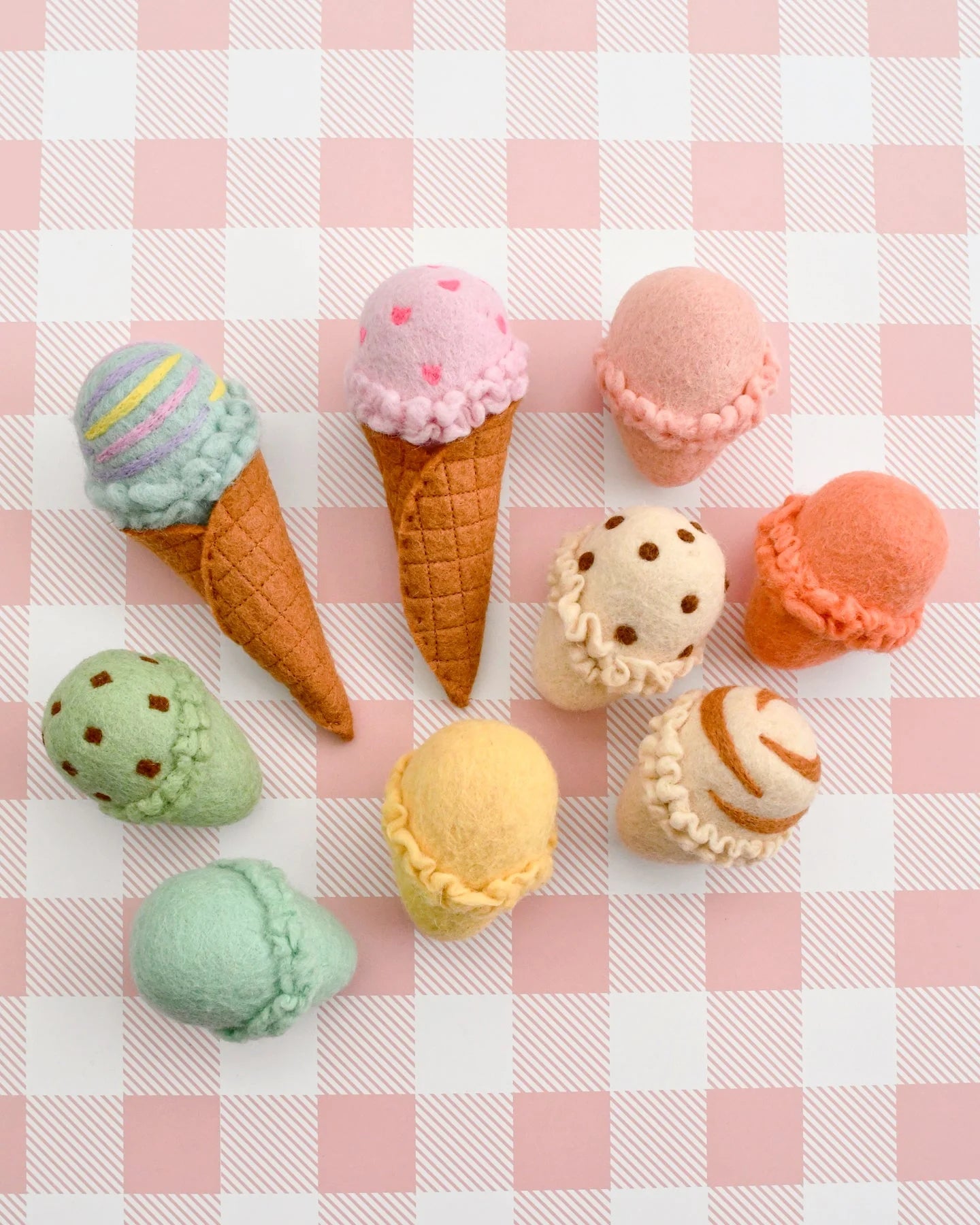 Tara Treasures - Felt Ice Creams Set Waffle Cones with 9 Ice Creams Scoops