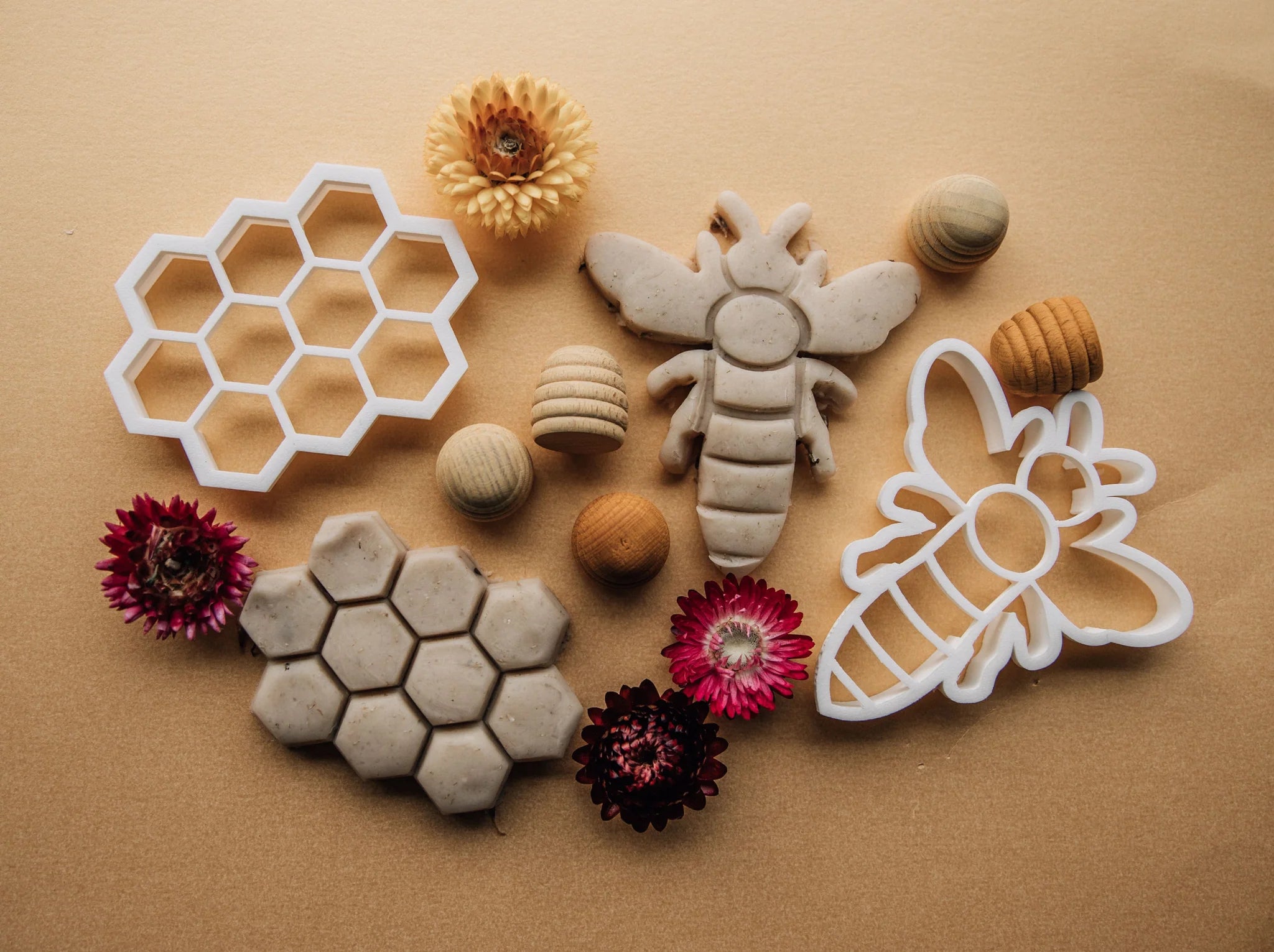 Beadie Bug Play Bee and Hive Bio Cutter