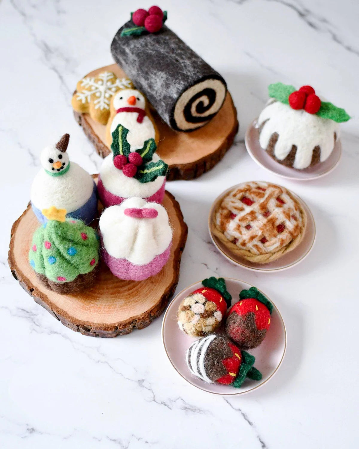 Tara Treasures - Felt Snowman Cupcake