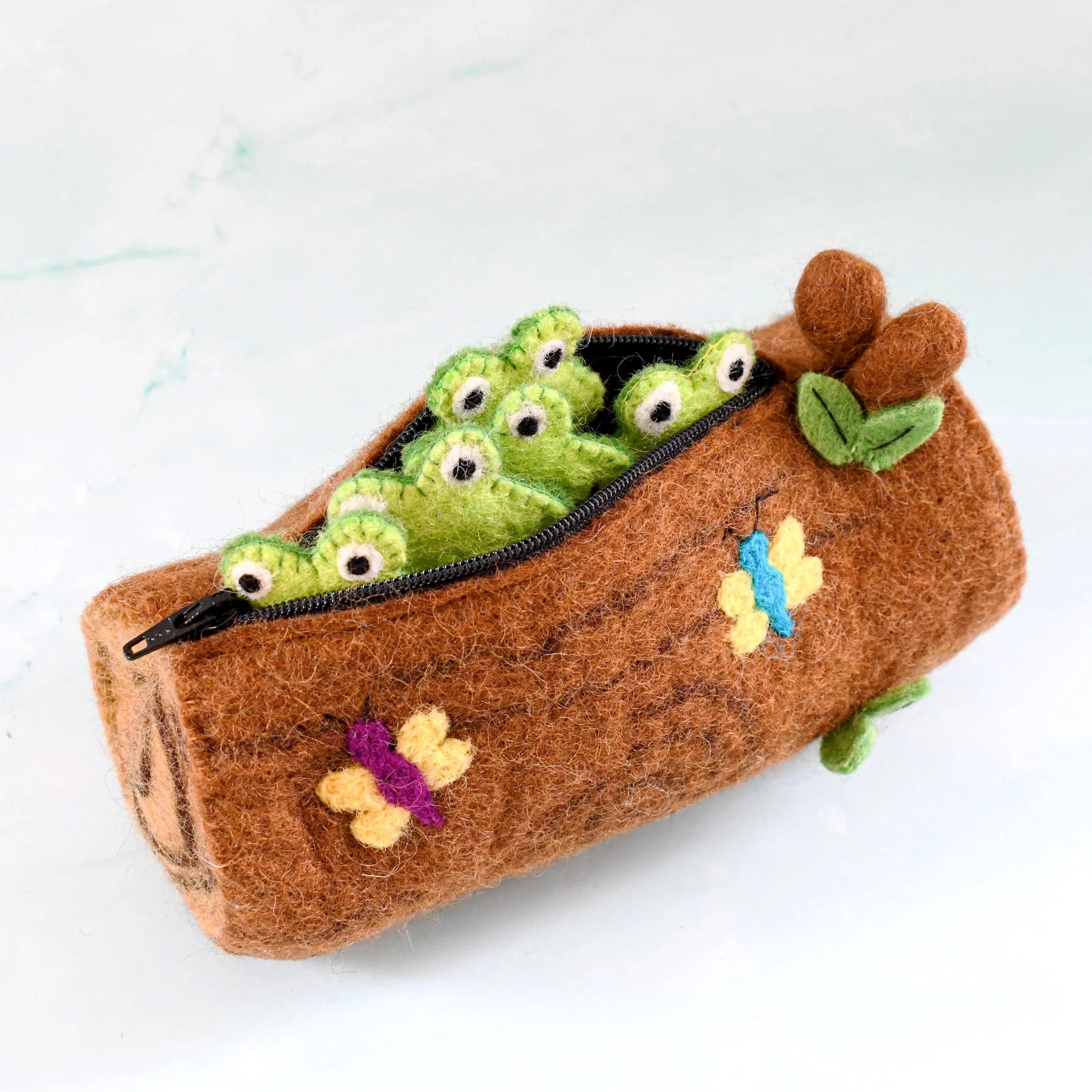 Tara Treasures Five Little Speckled Frogs with Log Bag Finger Puppet Set