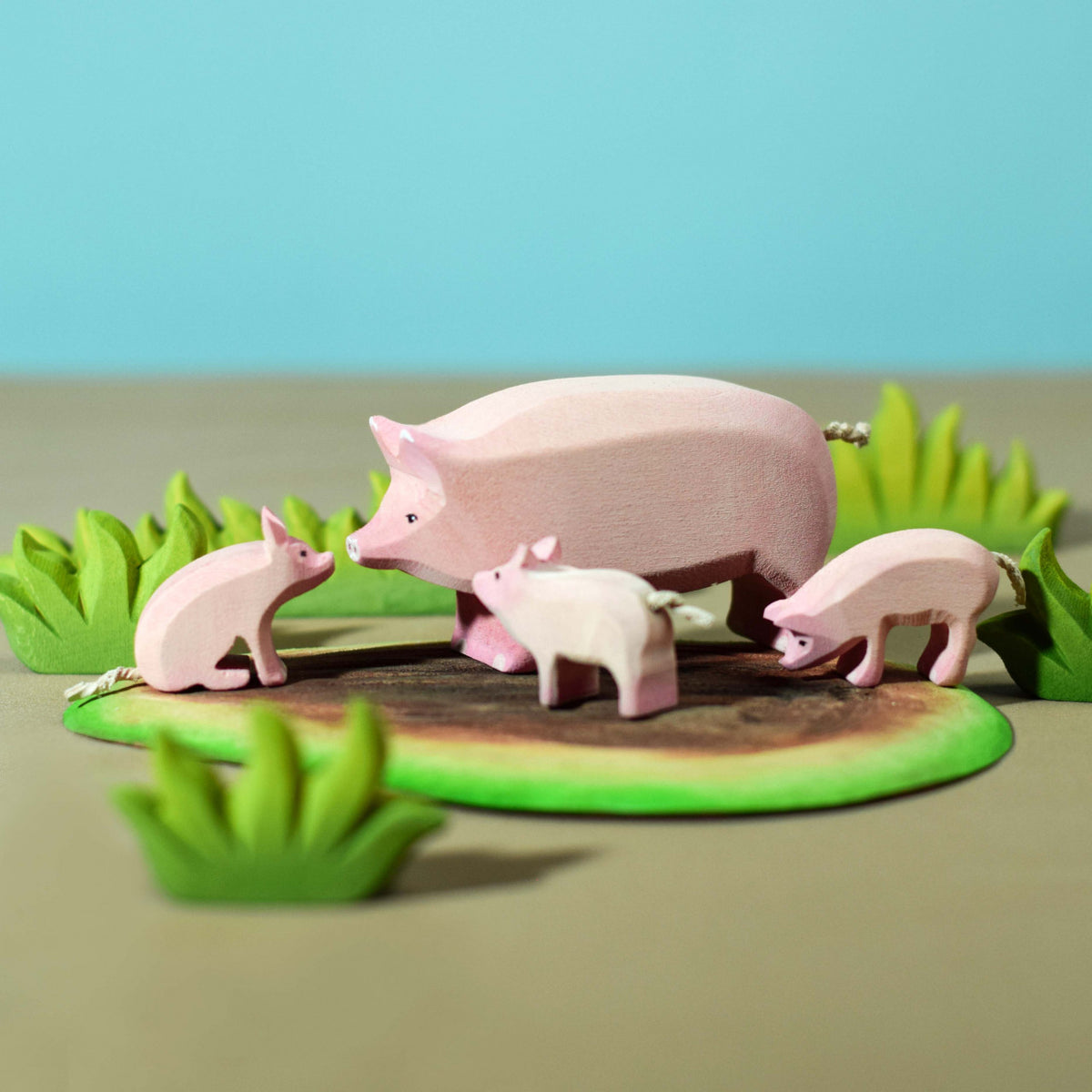 Bumbu Toys Piglet Eating - Cheeky Junior