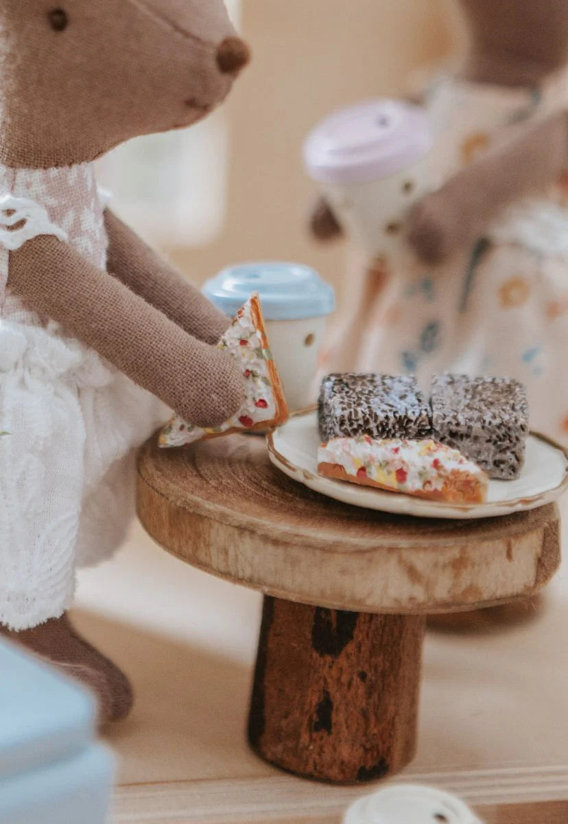 Rugaroo - The T'roo Blue Esky with Lamingtons